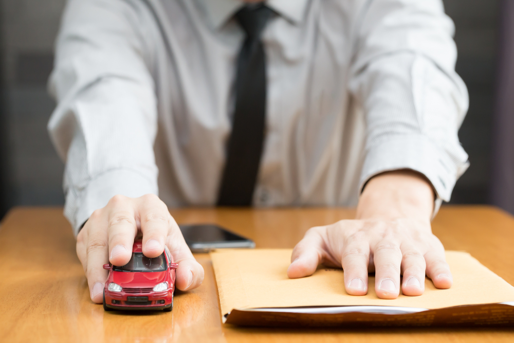 車売却で名義人が違う場合はどうすればいいのか